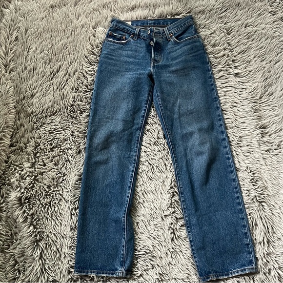 Levi’s 24/30– 501 Premium- Classic Blue Denim Jeans Button Fly - Picture 2 of 13